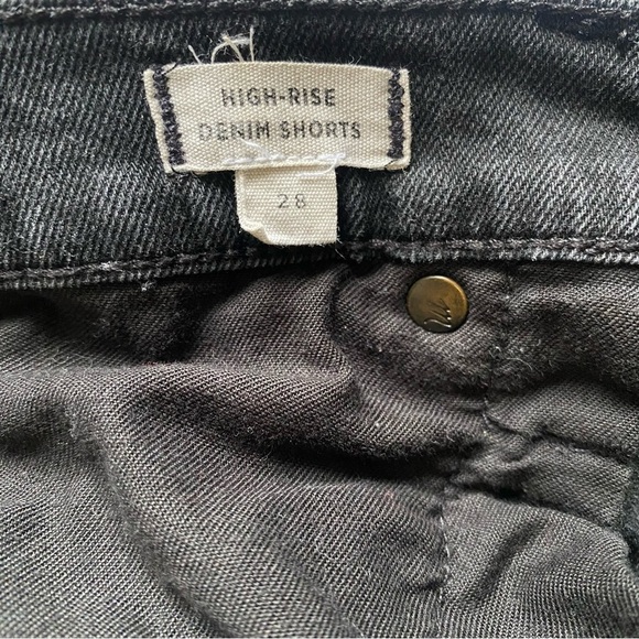 Madewell High-Rise Denim Shorts in Lunar Wash - Picture 9 of 12